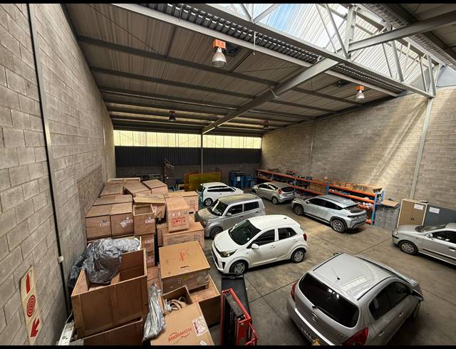 400M² WAREHOUSE TO LET IN SPARTAN